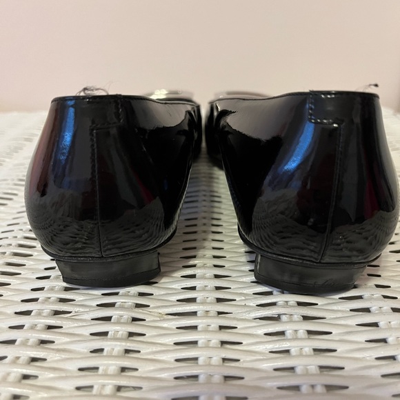 SOLD Authentic Roger Vivier flats - Picture 4 of 8